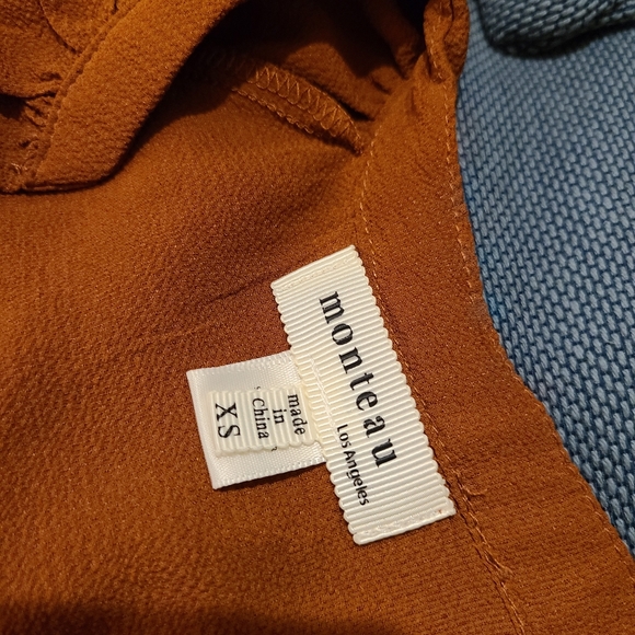 Bundle Only 💌 V-neck belted top (needs to bundle) - Picture 3 of 4